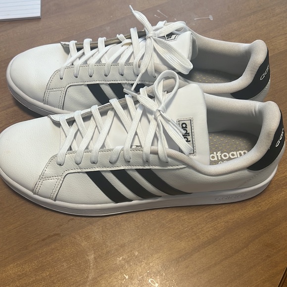 White Adidas Mens Size 12 - Picture 2 of 5